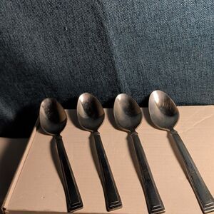 Set of 4 Hampton Silversmiths PORTFOLIO Glossy Spoons | 18/0 Stainless 208
